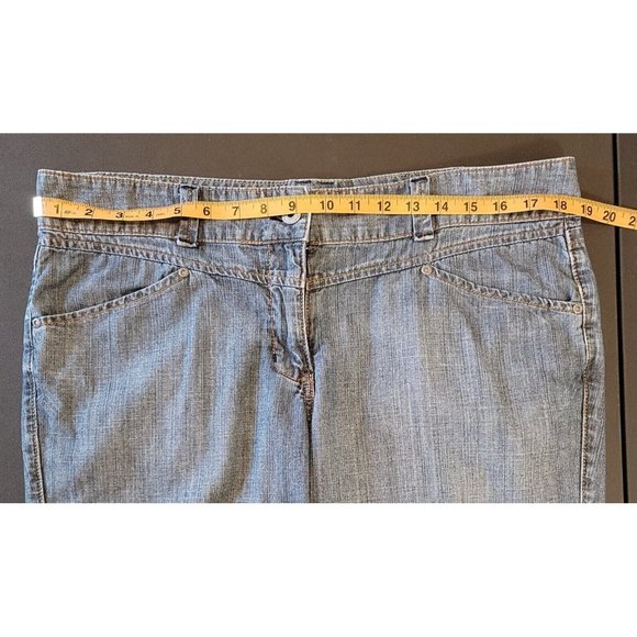 New York And Company Size 14 Denim Shorts 100% Cotton Starburst Back Pocket - Picture 5 of 8